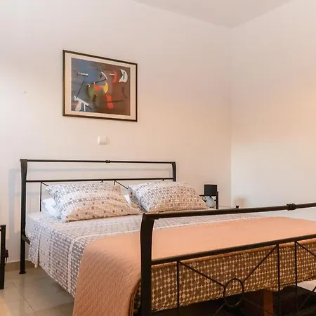 Lila's House * Rhodes City