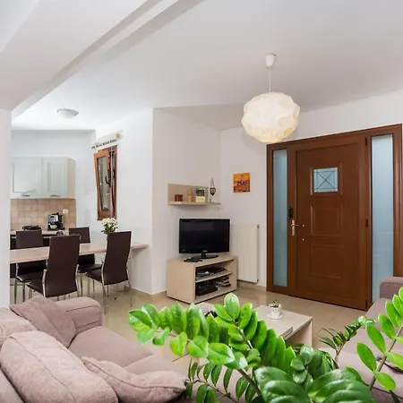 Lila's House Apartment